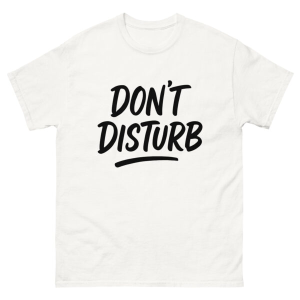 Camiseta DON’T DISTURB – estilo claro, mensaje directo